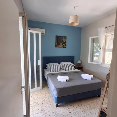 The Hidden Keri Marathiás